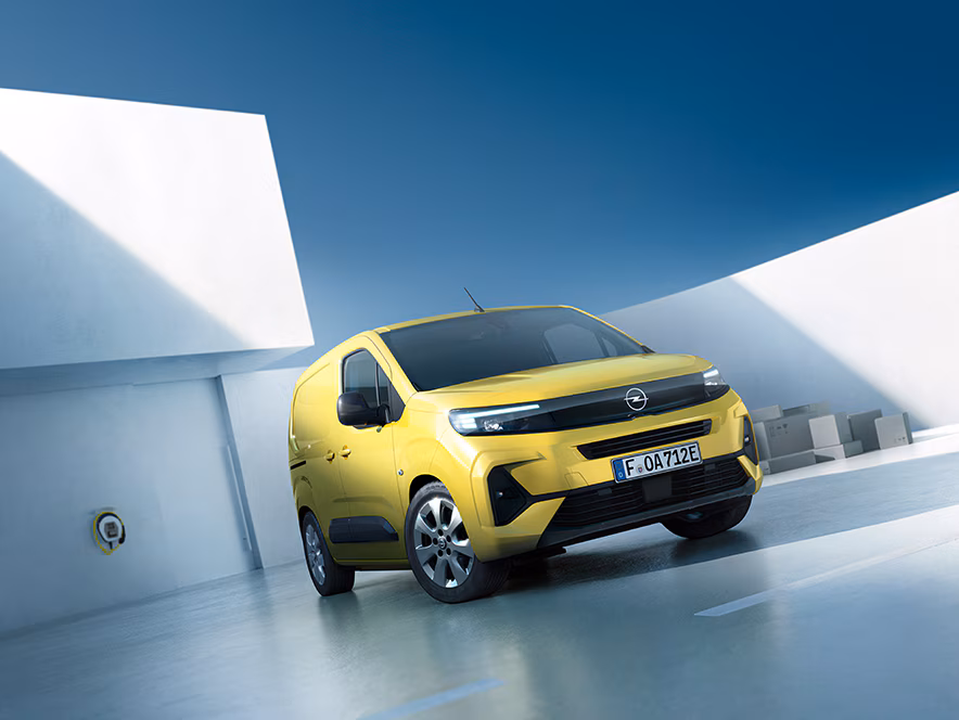 OPEL-COMBO-CARGO-MY2023-BEV-EXTERIOR-4x3